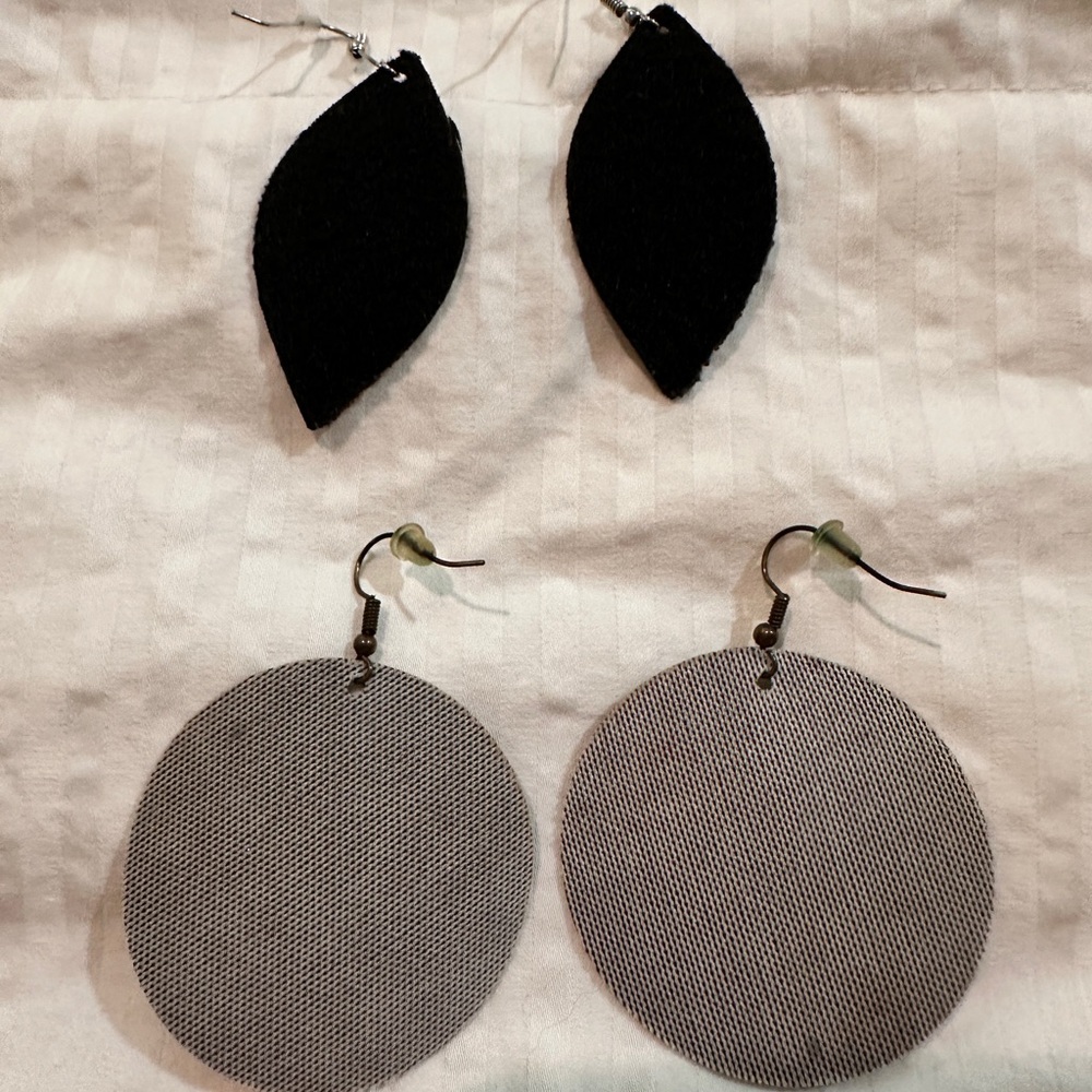 Elegant Black Leather Earrings Set - Picture 4 of 4